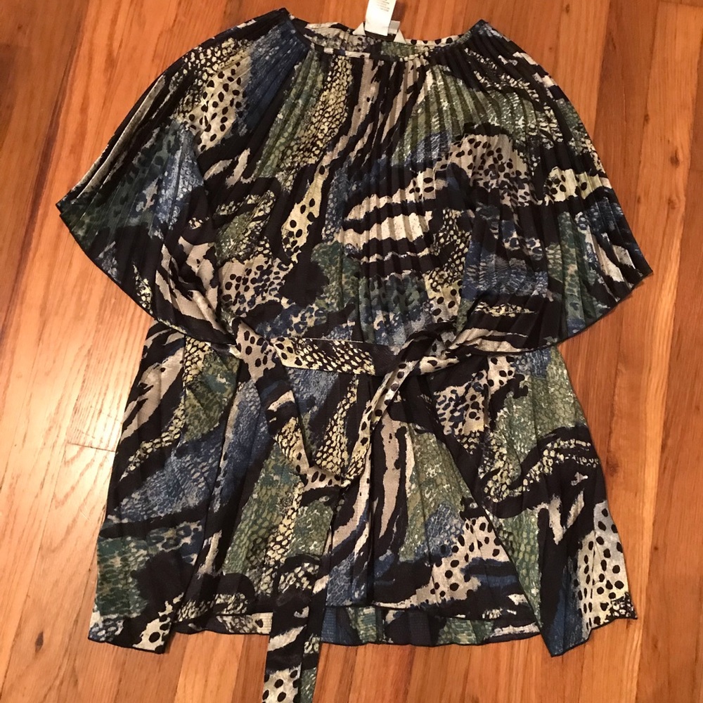 A La Carte Brand Women’s Blouse - Medium